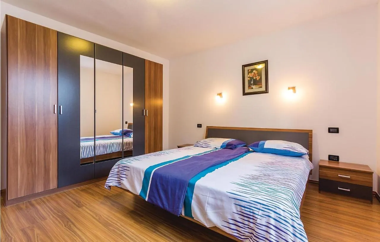 Amazing Apartment In Orbanici With Kitchen